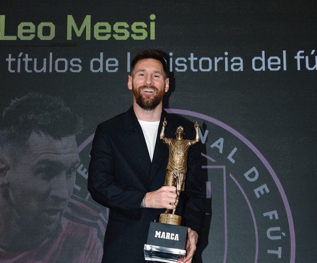 Messi nhận giải "Cầu thủ thành công nhất lịch sử", tranh cãi bùng phát- Ảnh 2.