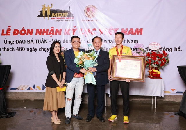 Người Việt Nam đầu tiên chạy 480 Half Marathon "sub 2" trong 480 ngày liên tiếp- Ảnh 2.