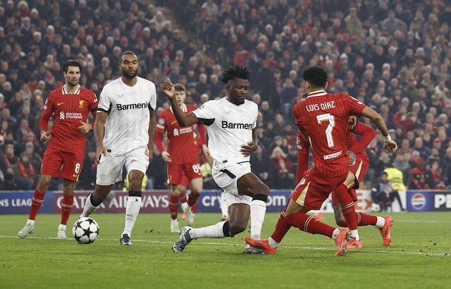 Thắng đậm Leverkusen, Liverpool lên ngôi đầu bảng Champions League- Ảnh 4.