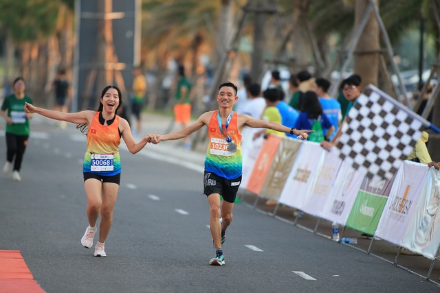 Gần 3.000 vận động viên chinh phục cung đường biển marathon Phan Thiết- Ảnh 4.