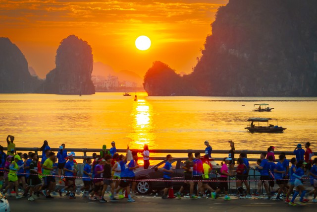 Hồng Lệ, Nguyên Thanh vô địch nữ, nam Giải chạy Marathon Quốc Tế Di sản Hạ Long 2024- Ảnh 12.